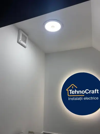 Sigla noastră, iluminată